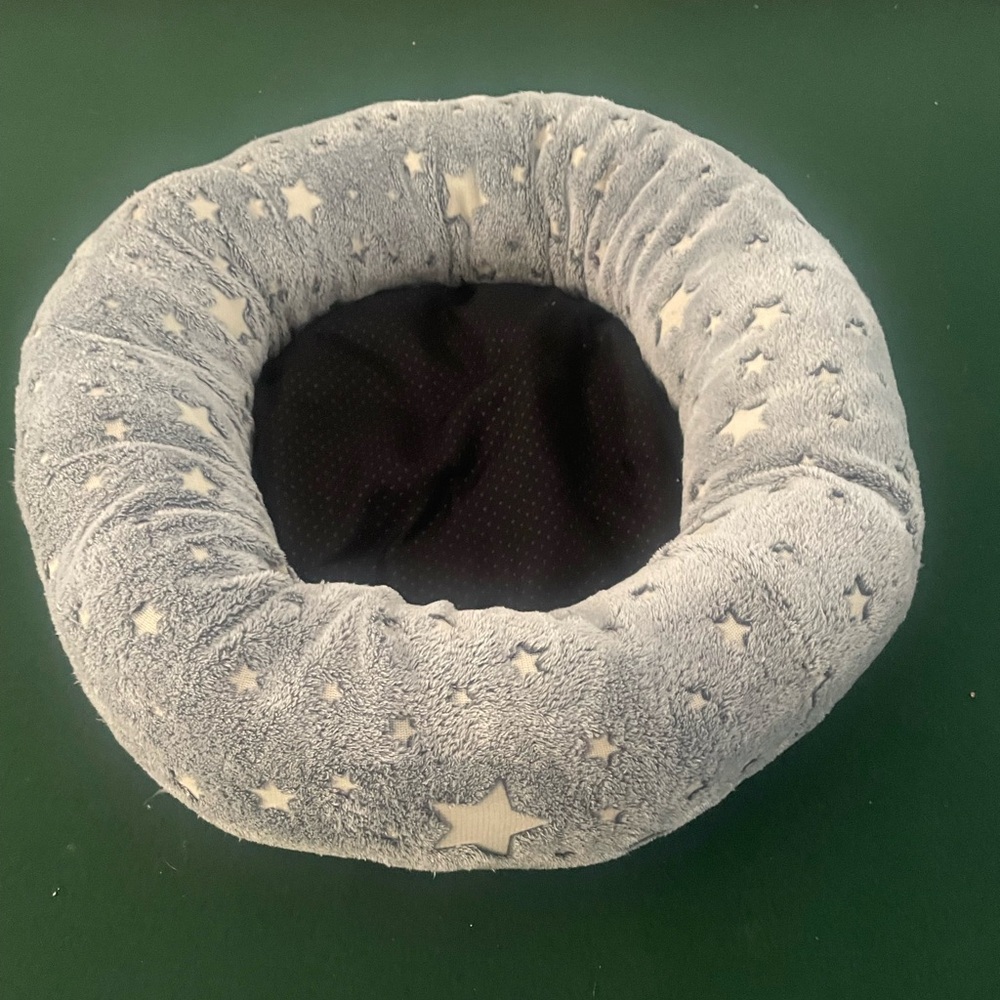 Plush Puppy/Small Dog Calming Bed